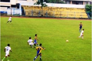 Laga persahabatan Persires Kuningan dengan Uniku FC